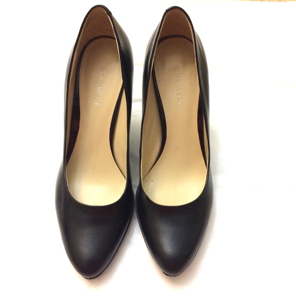 Nine West Shoes - Nine West Black Heels🌟MAKE AN OFFER